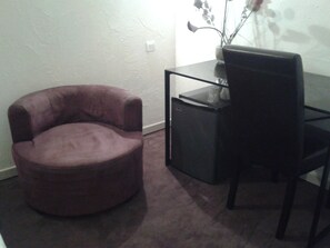 Standard Double Room | Living area