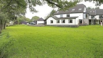 Utsikt mot trädgården