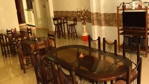 فطور كامل مجانًا