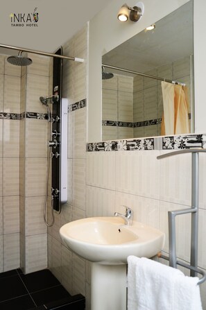 Bathroom - Inka's Tambo Hotel (Cusco)