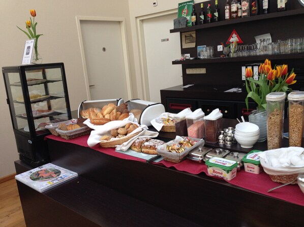 Desayuno buffet diario (EUR 7.50 por persona)