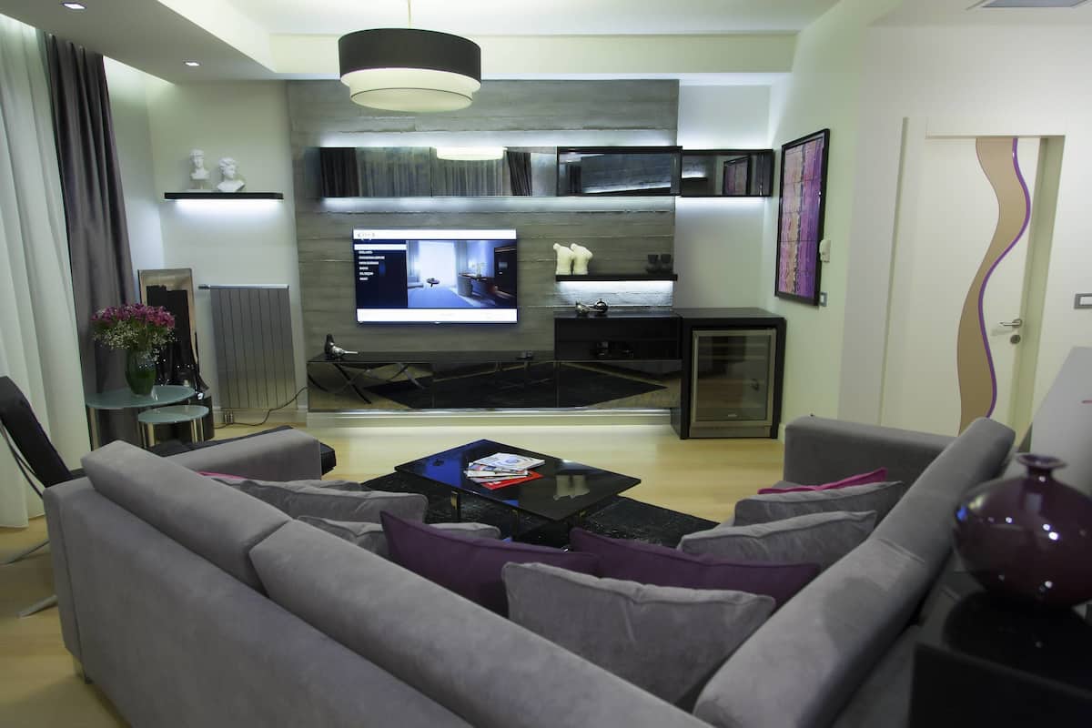 Superior Apartment, 2 Bedrooms, Kitchen, City View | Living room