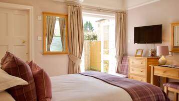 ملاءات من القطن المصري وأغطية فراش متميزة وأسرّة سليكت كومفورت ومكتب