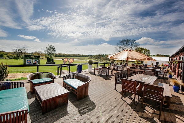 Lunch and dinner served