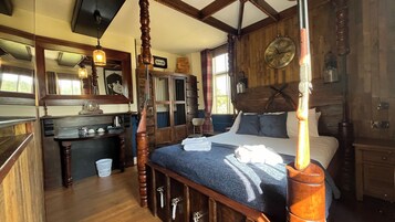 Deluxe Double Room with Bath