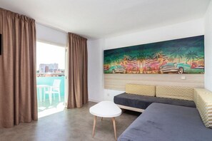 40-inch flat-screen TV with satellite channels, TV - BH Mallorca Apartments - Adults Only (Calvia)
