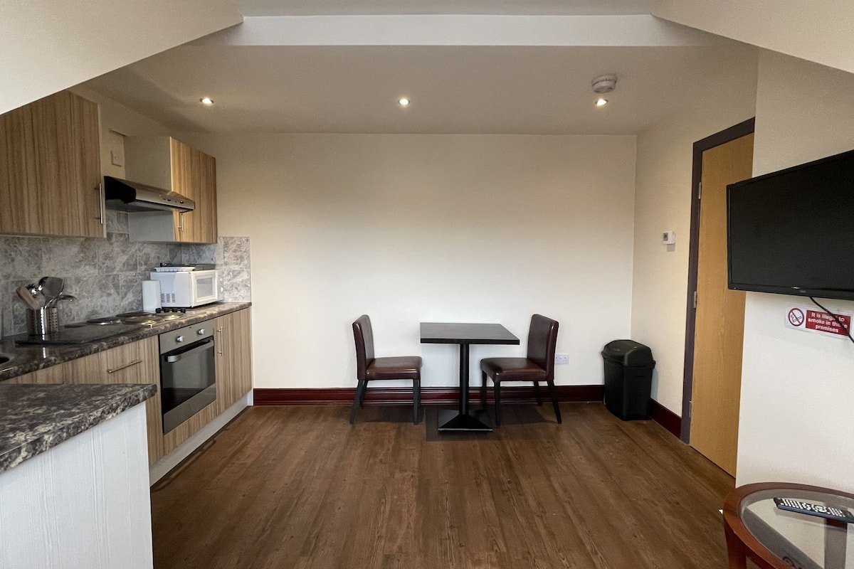 Large One Bedroom Apartment | Private kitchen | Fridge, microwave, oven, stovetop