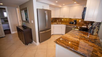 Panoramic Condo, 1 Bedroom, Kitchen, Ocean View | Private kitchen | Full-sized fridge, microwave, oven, stovetop