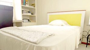 Deluxe Single Room | Desk, WiFi (free) - Lucy Inn (Portsmouth)