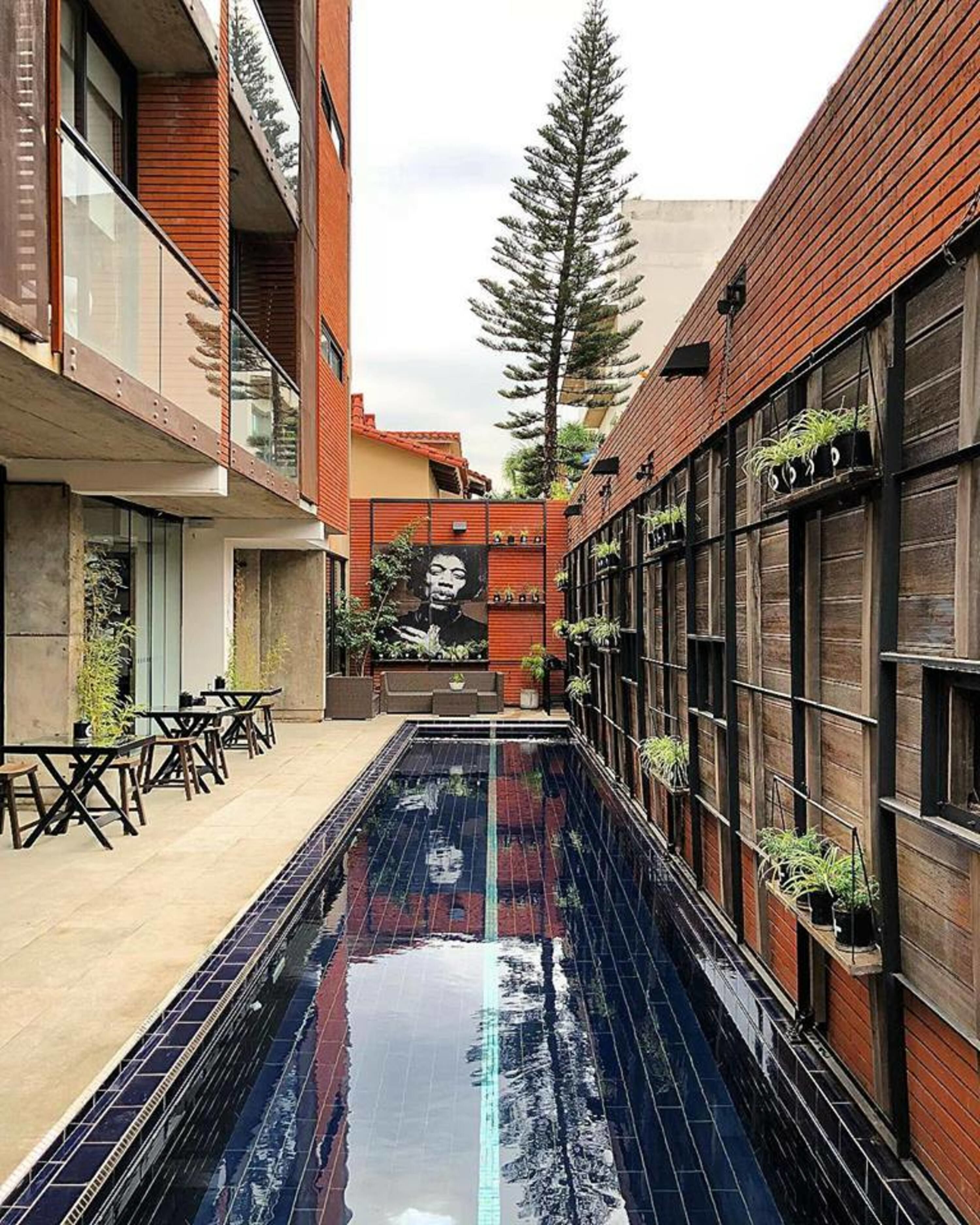 حمّام سباحة خارجي