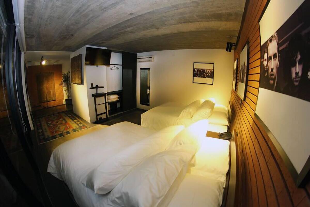 Premium bedding, minibar, in-room safe, soundproofing