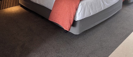 1 habitación, escritorio y insonorización