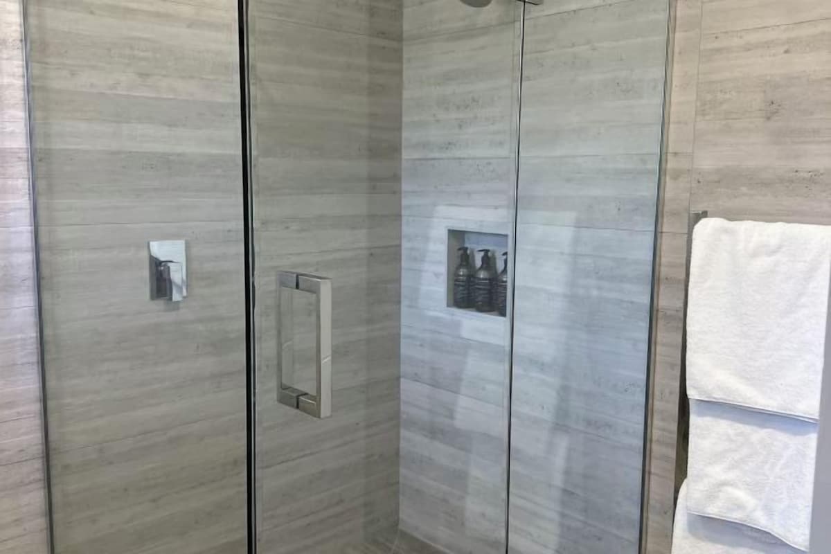 Bathroom | Hair dryer, towels