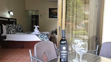 Premium Queen Room | In-room safe, free WiFi, bed sheets