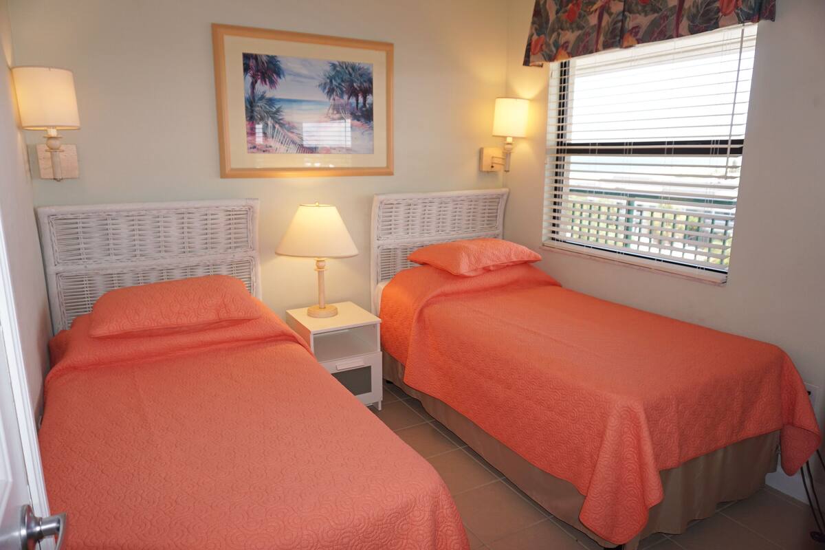 Condo, 2 Bedrooms, 2 Bathrooms | 1 bedroom, iron/ironing board, free WiFi