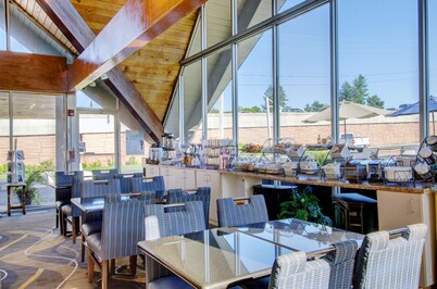 Plymouth Bay Inn and Suites