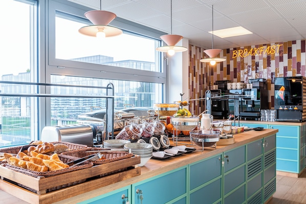 Daily buffet breakfast for a fee