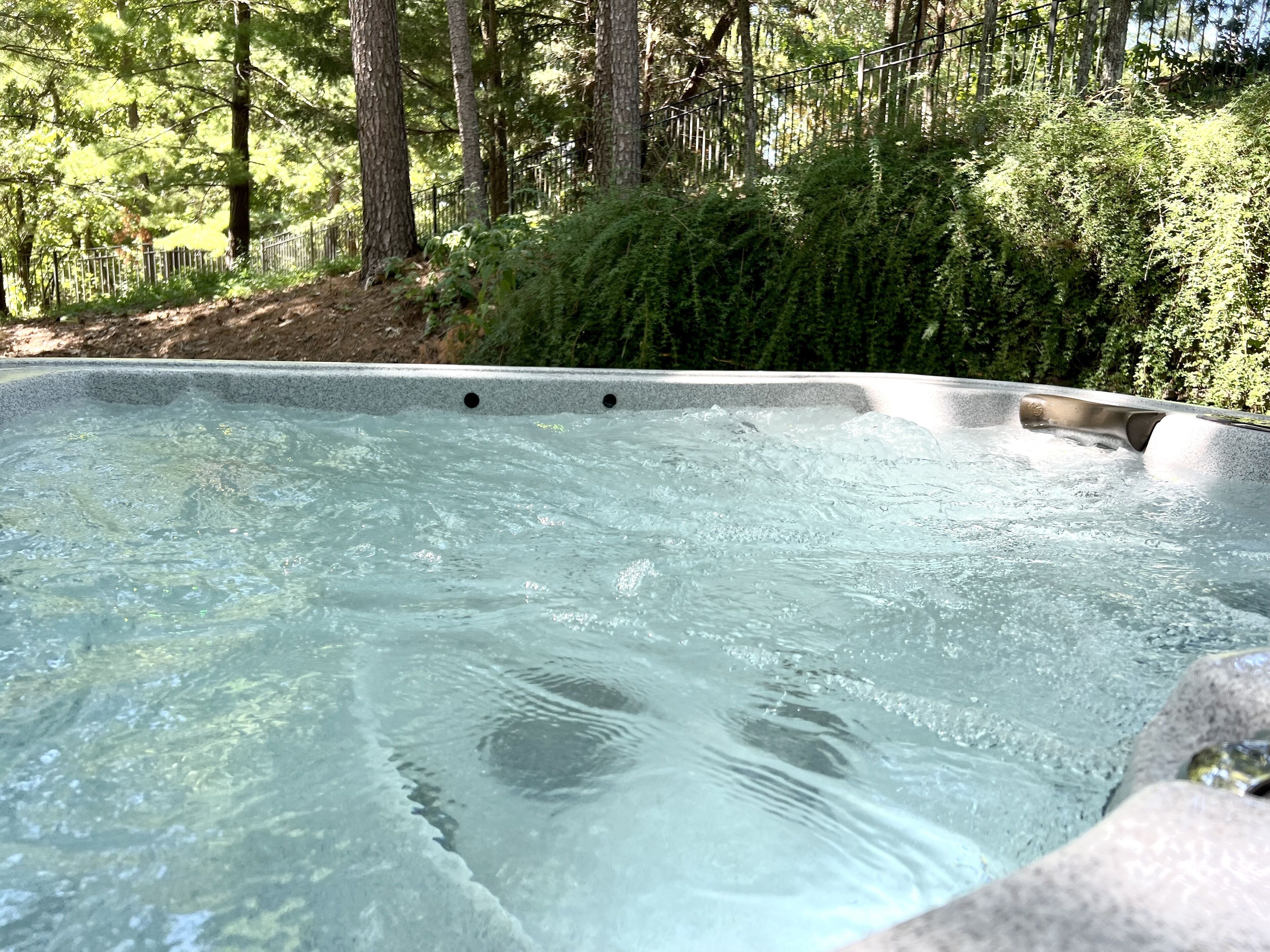 luxury condo, 1 bedroom, hot tub, mountain view (north pointe) | terrace/patio