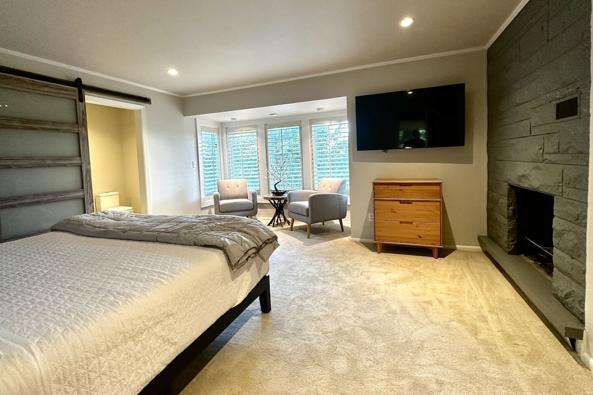 luxury condo, 2 bedrooms, hot tub, mountain view (west pointe) | 1 bedroom, egyptian cotton sheets, premium bedding, memory-foam beds