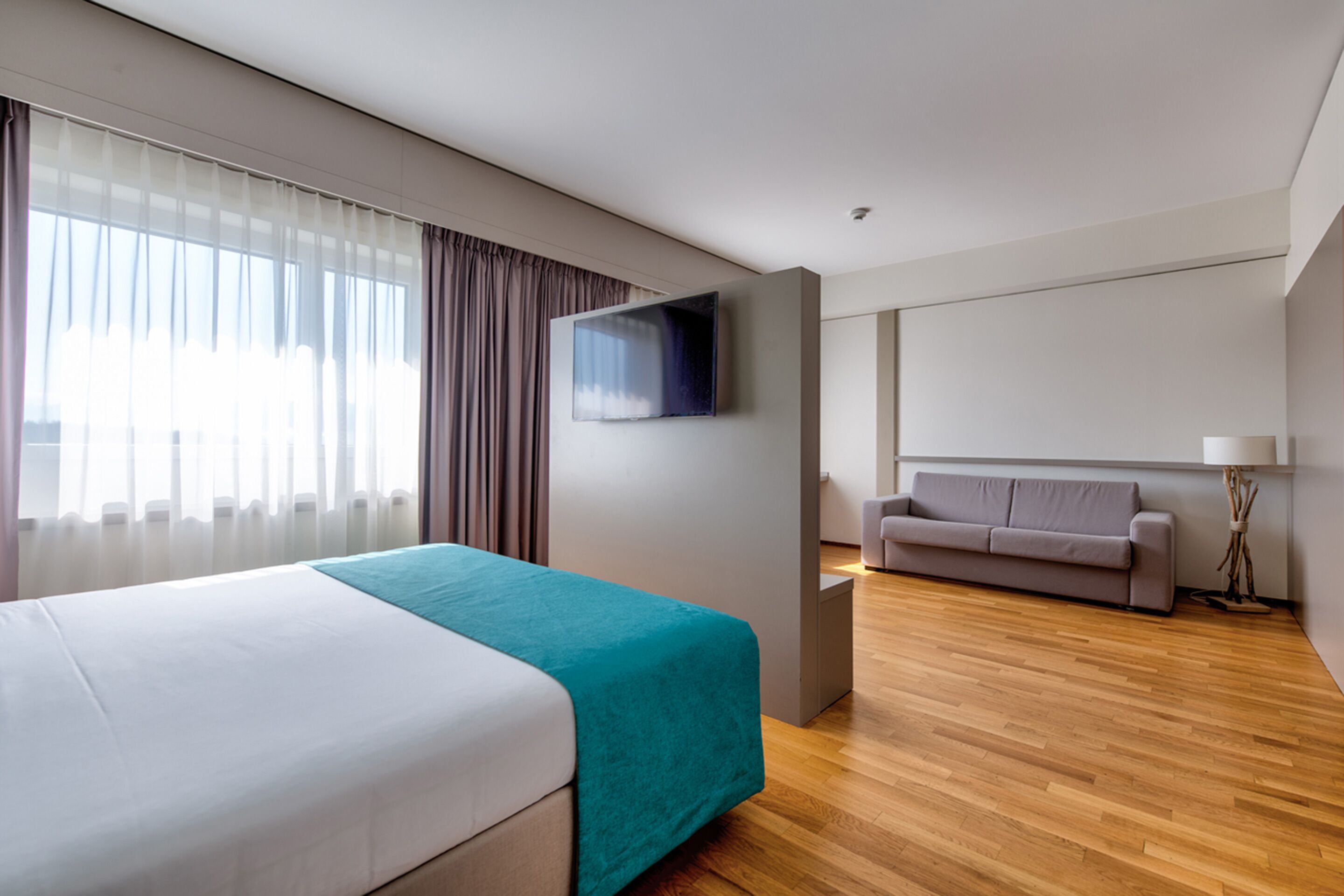 junior suite | 1 bedroom, hypo-allergenic bedding, in-room safe, desk