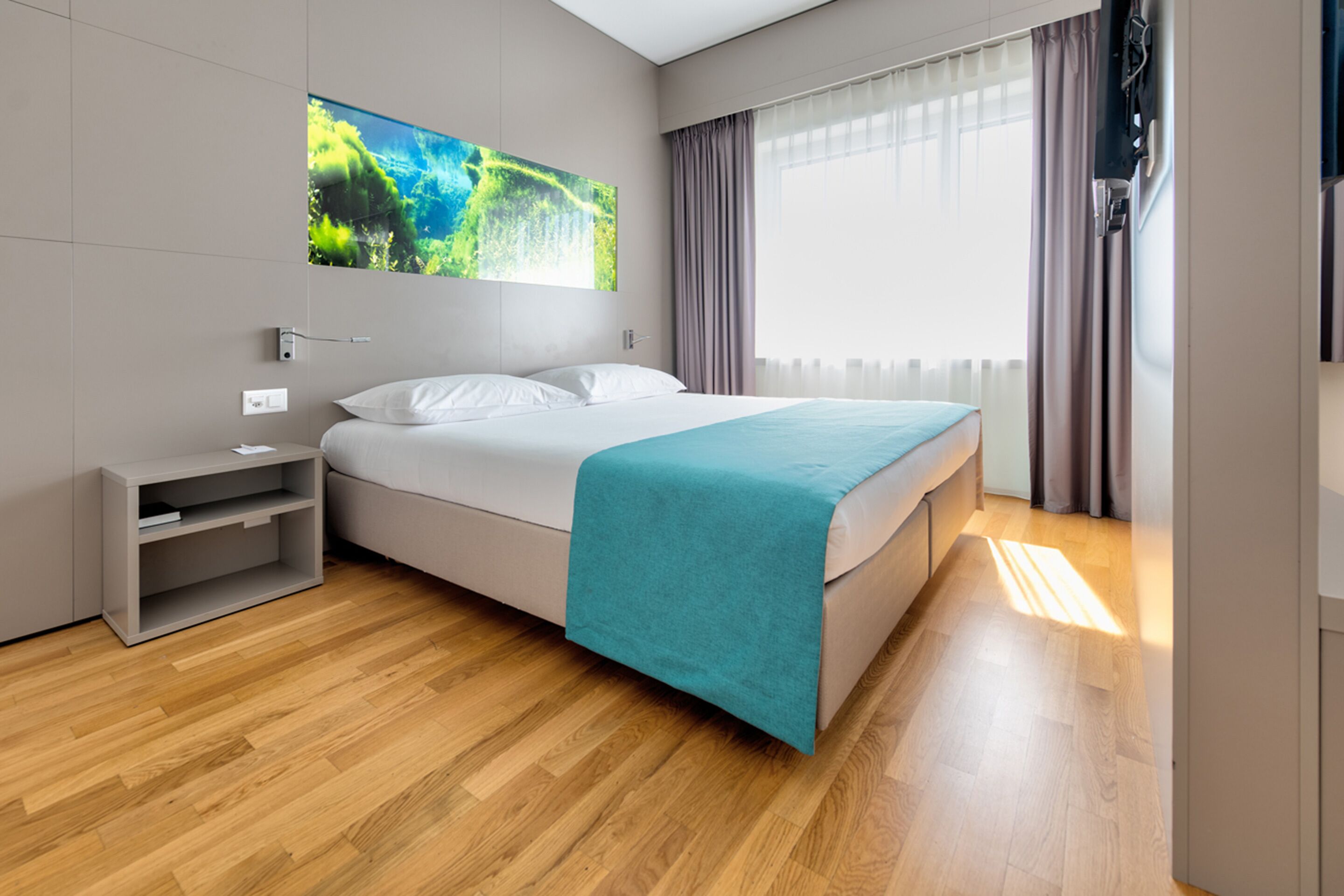 junior suite | 1 bedroom, hypo-allergenic bedding, in-room safe, desk