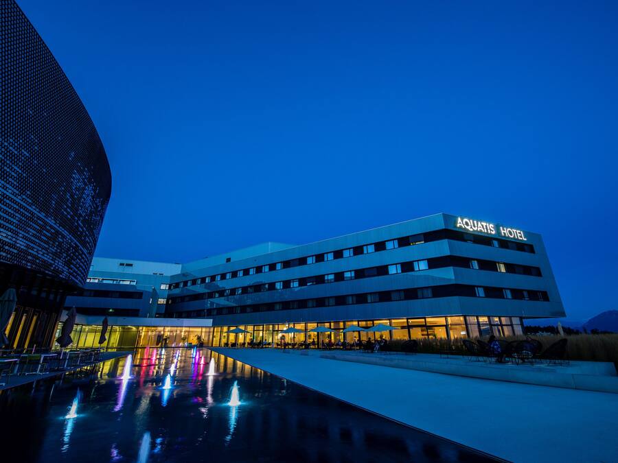 Fassade der Unterkunft – Abend/Nacht