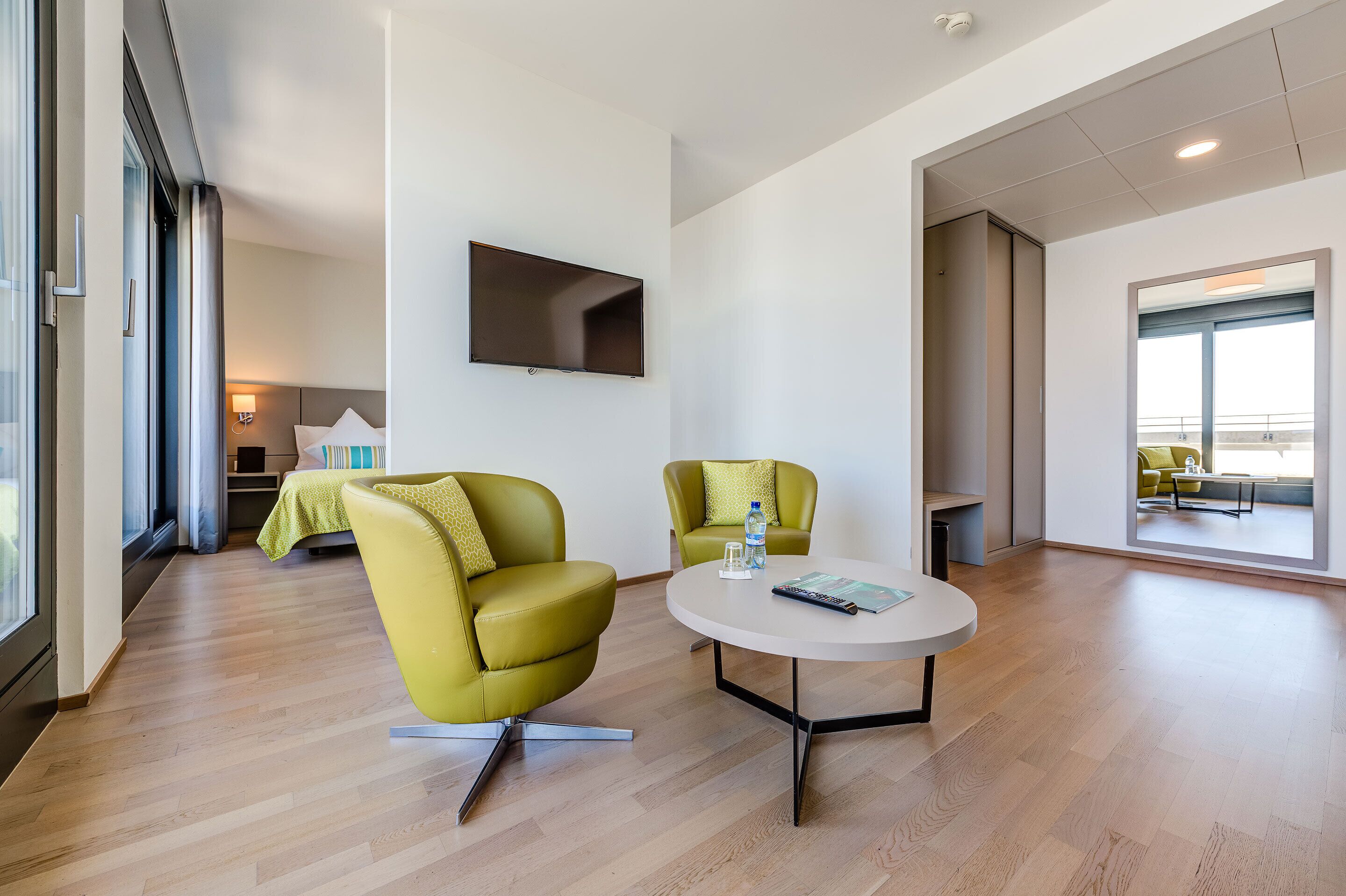 junior double or twin room | 2 bedrooms, in-room safe, desk, blackout curtains