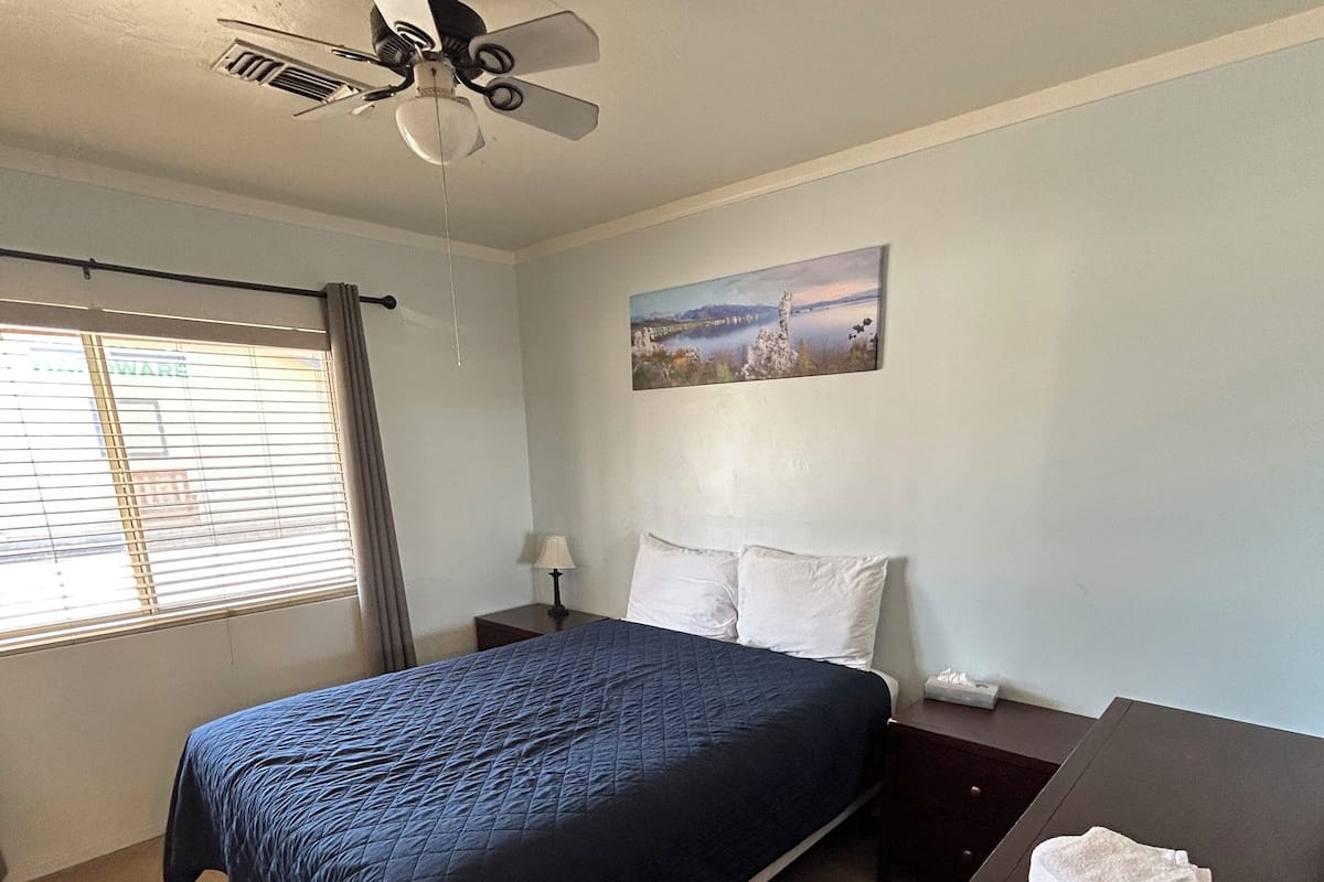2 Bedroom Apartment | WiFi (free), bed sheets