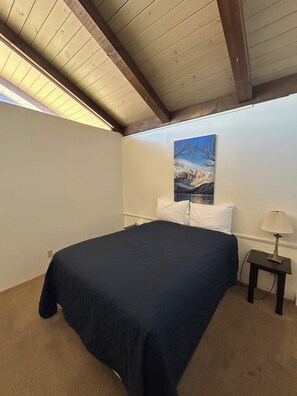 2 Bedroom Apartment | Free WiFi, bed sheets, wheelchair access - Bristlecone Motel (Big Pine)