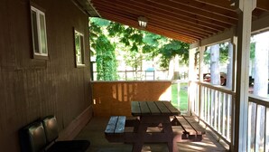 Cabin, 3 Bedrooms, Kitchen | Serambi