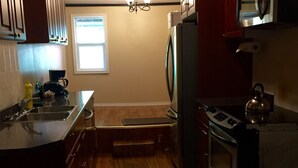 Cabin, 3 Bedrooms, Kitchen | Dapur kecil peribadi