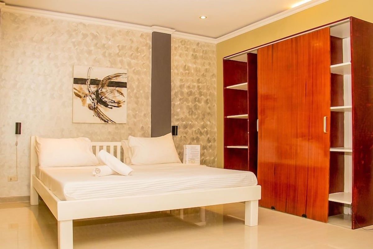 Minibar, két bảo mật tại phòng, bàn, màn/rèm cản sáng 
