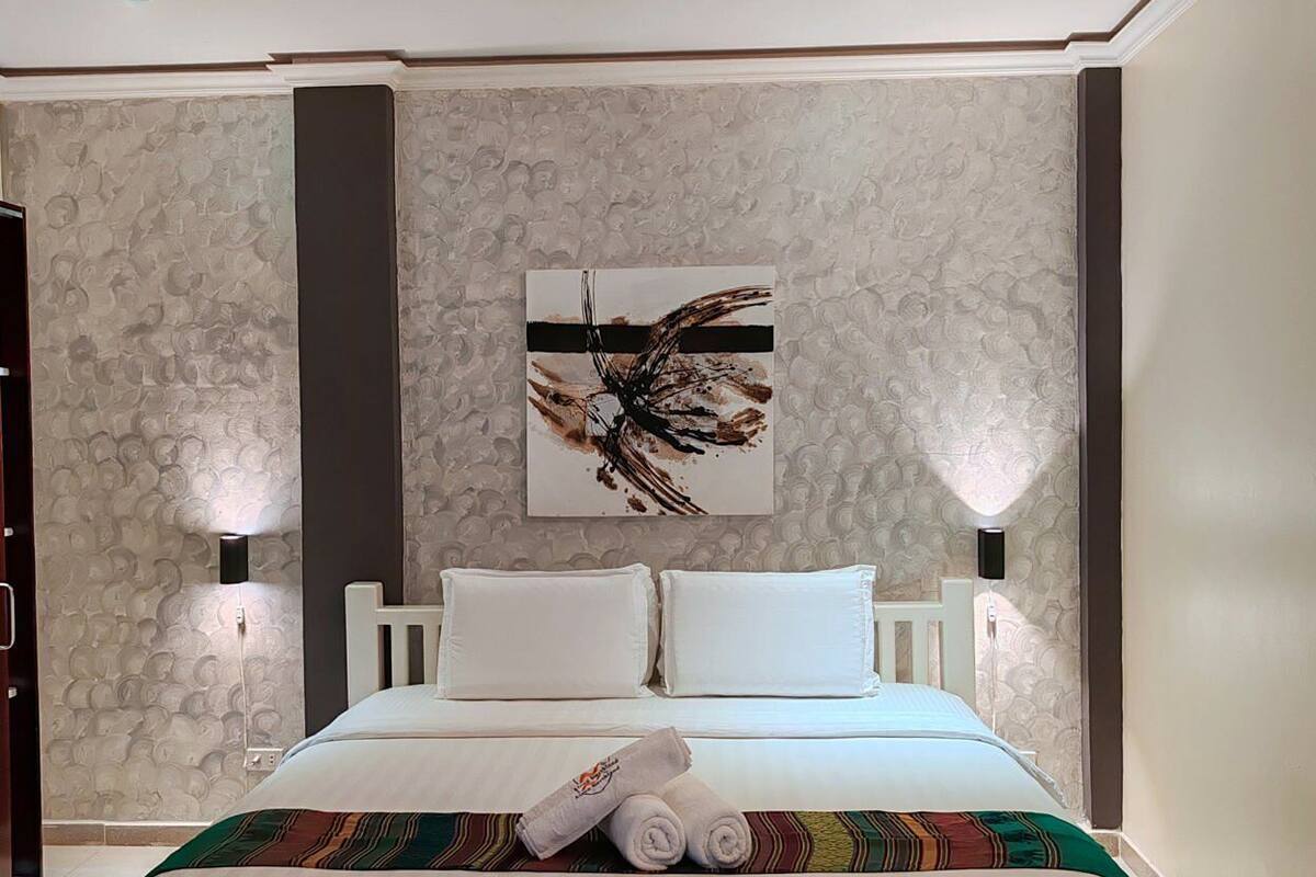 Minibar, in-room safe, desk, blackout curtains