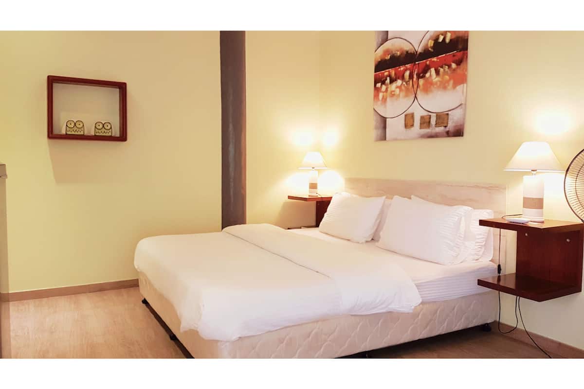 Chambre Supérieure (Deluxe King) | 1 chambre, minibar, coffres-forts dans les chambres