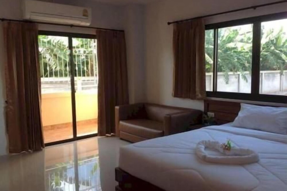 Desk, blackout drapes, WiFi (free), individually furnished