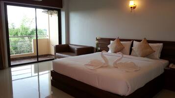 Deluxe Double Room, 1 Double Bed | Individually furnished, desk, blackout curtains, free WiFi