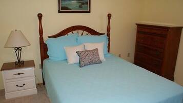 Rumah Khas, 4 kamar tidur, kolam renang pribadi, pemandangan kanal | 1 kamar tidur dan didekorasi berbeda-beda