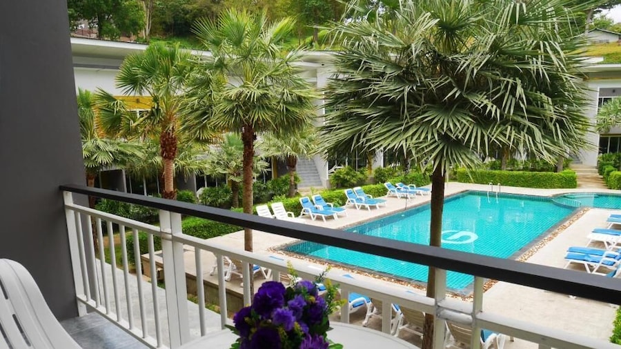 Gypsy Sea View Resort