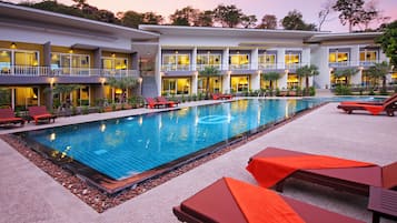 Outdoor pool, sun loungers