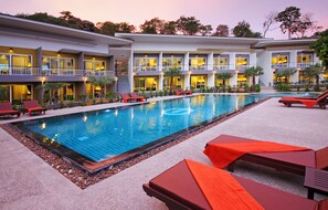 Outdoor pool, pool loungers