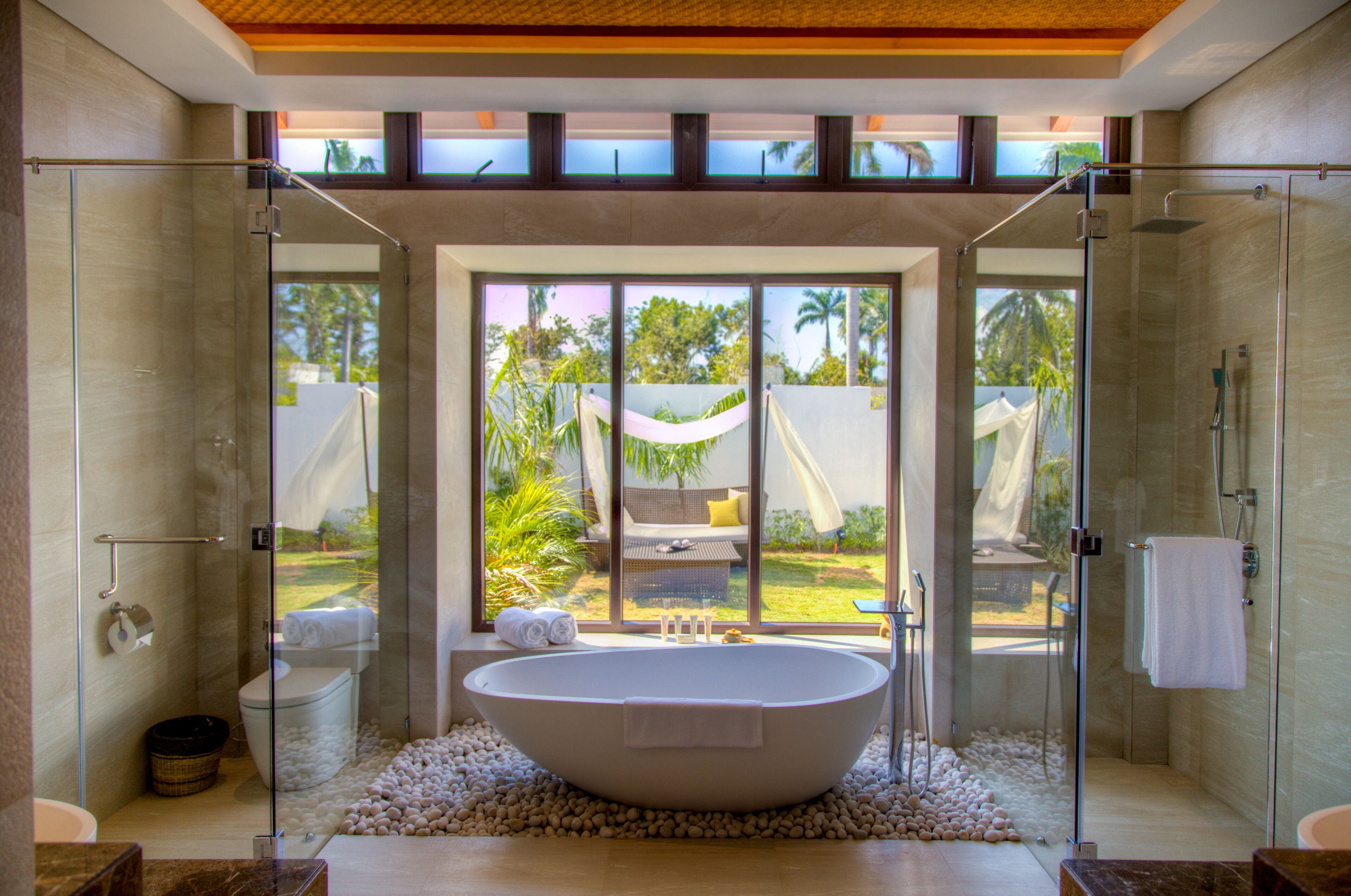 Beach Pool Villa | Bilik Mandi | Gabungan pancuran/tab mandi, kelengkapan dandanan diri berjenama 