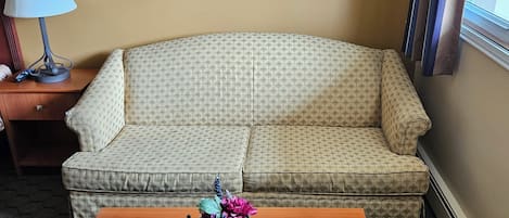 Traditionele kamer, 1 kingsize bed, niet-roken | Een strijkplank/strijkijzer, gratis wifi, beddengoed