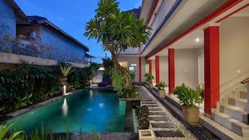 Outdoor pool, sun loungers