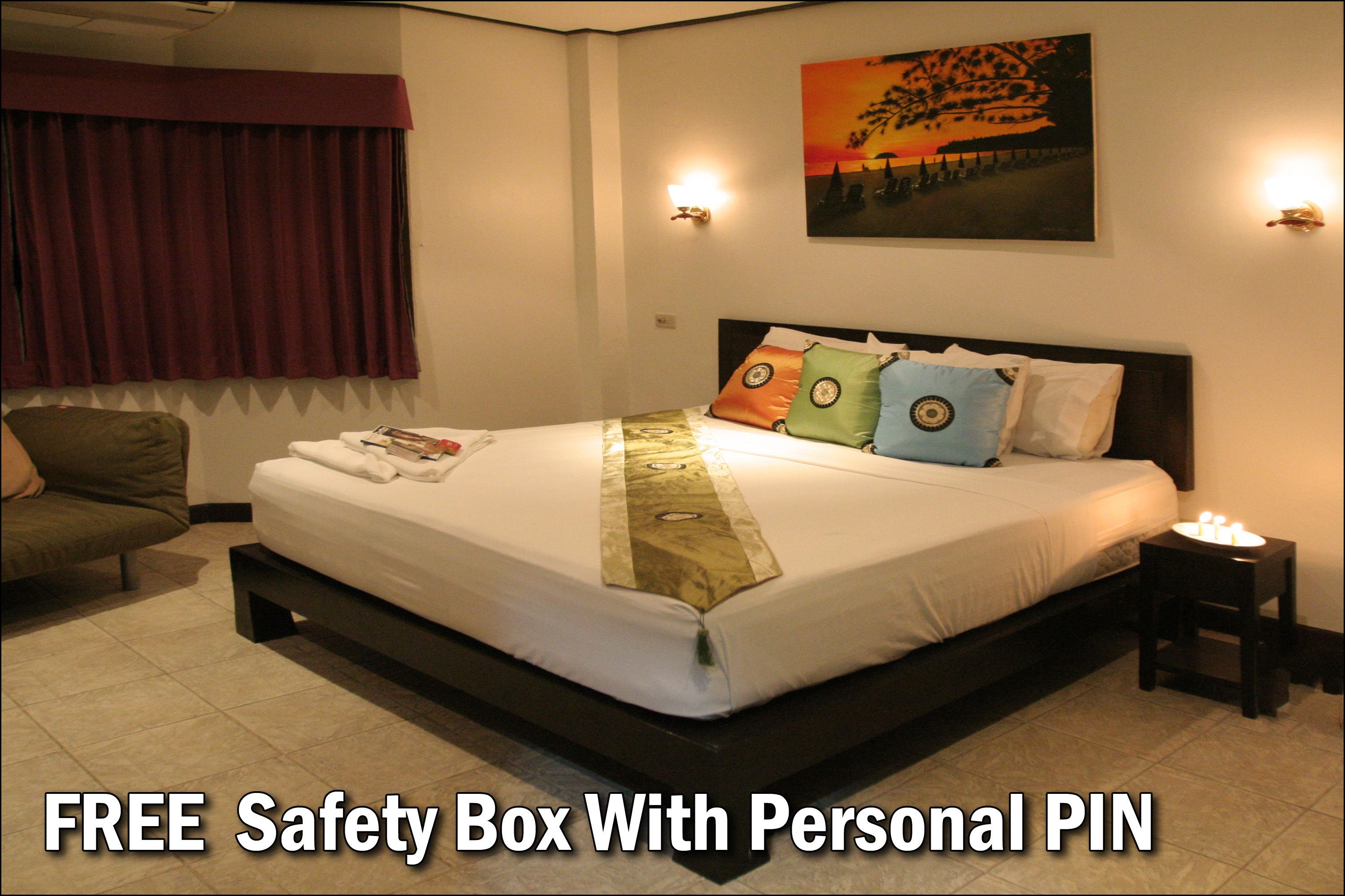 in-room safe, desk, laptop workspace, blackout curtains