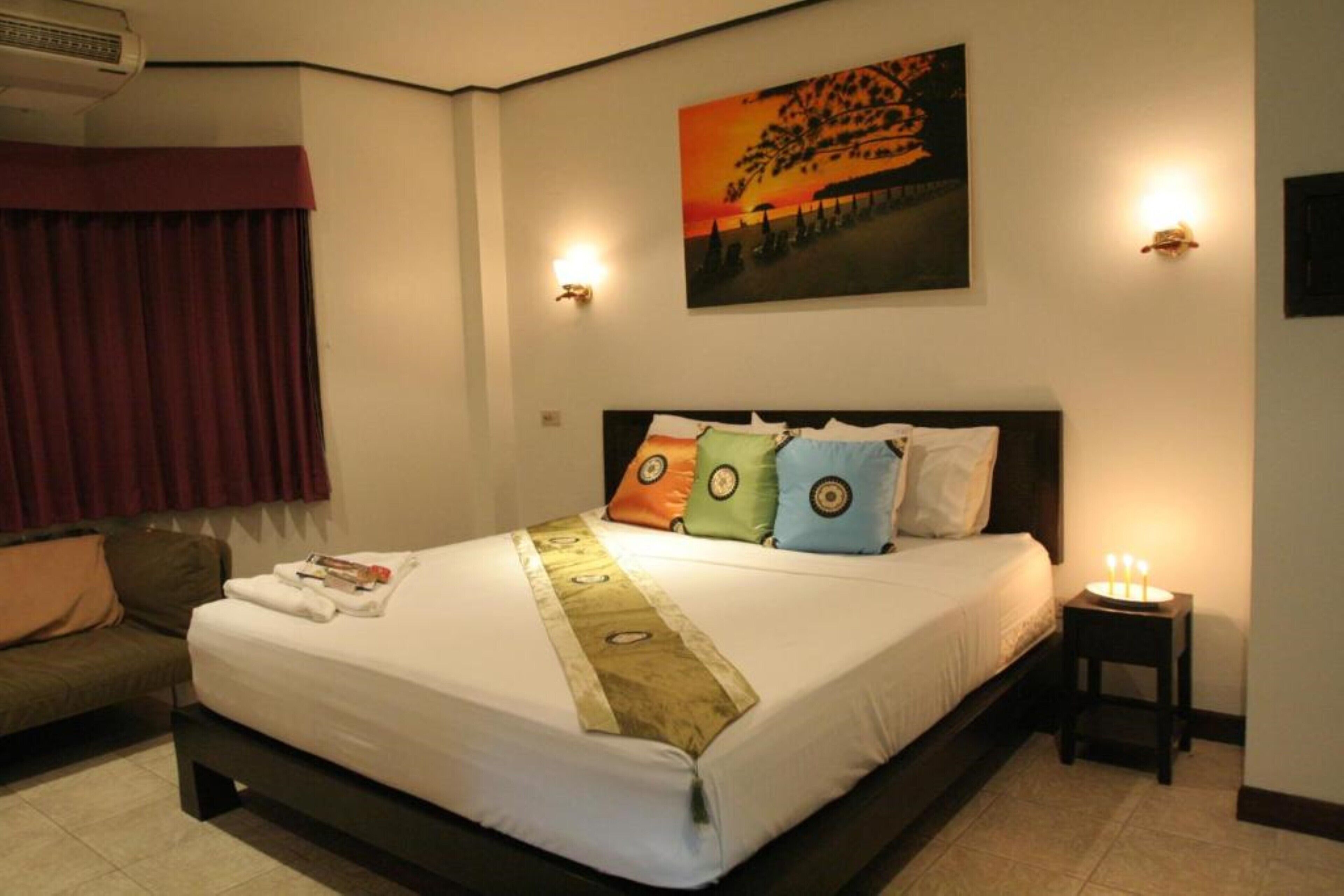 in-room safe, desk, laptop workspace, blackout curtains