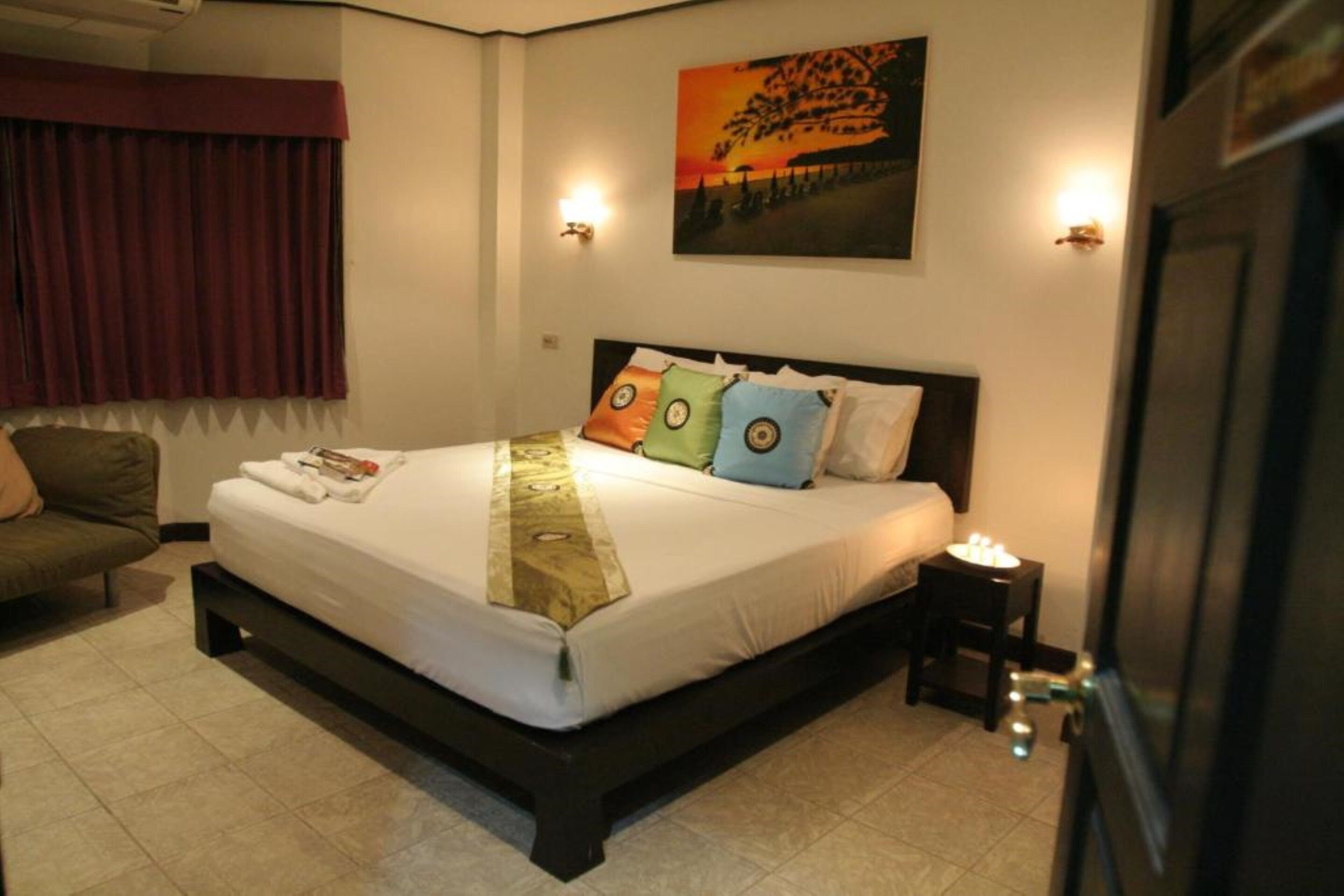 free toiletries, towels