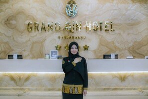 Front of property - Grand Qin Hotel Banjarbaru Syariah (Banjarbaru)