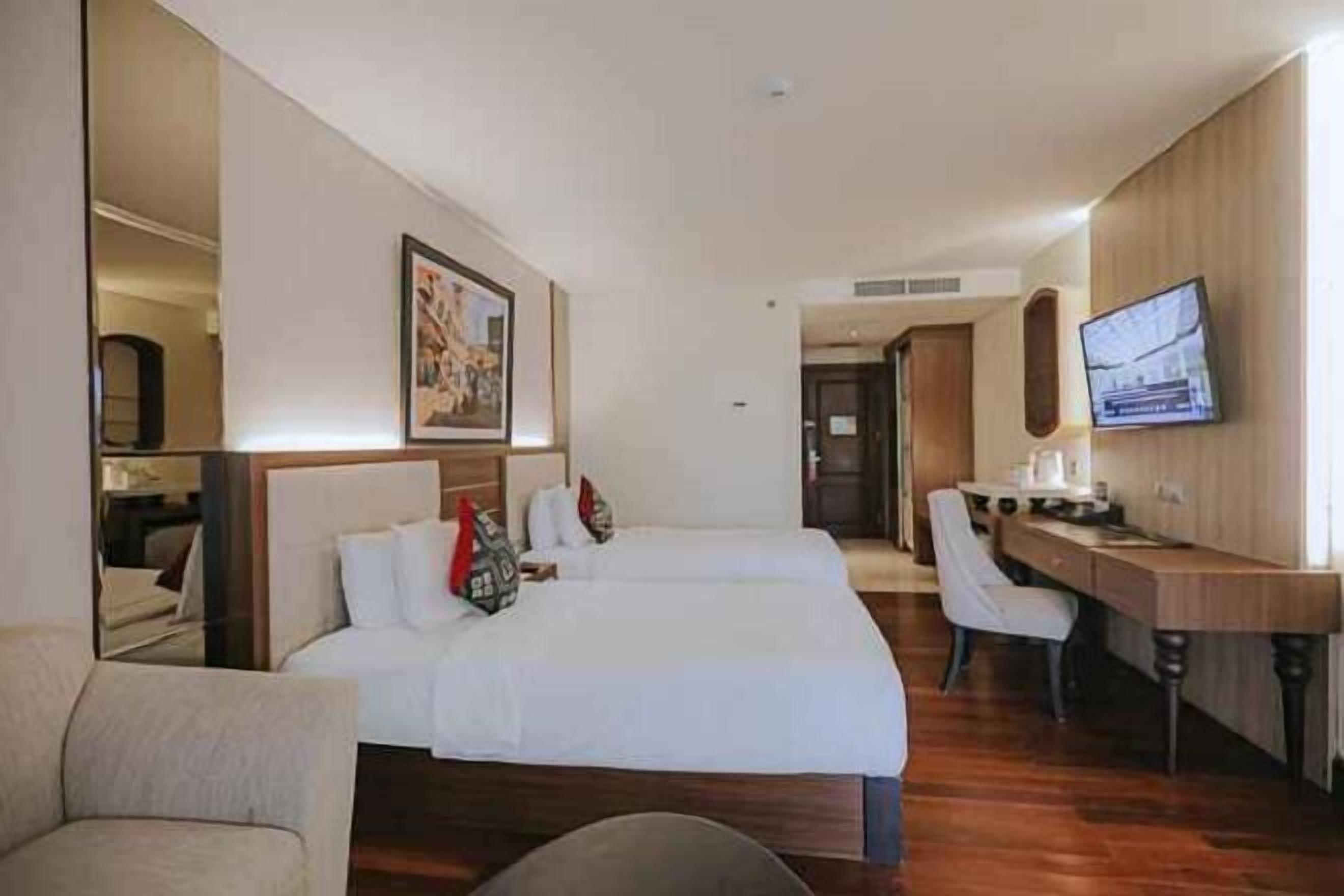 Minibar, in-room safe, desk, soundproofing