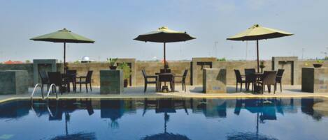 Indoor pool, outdoor pool