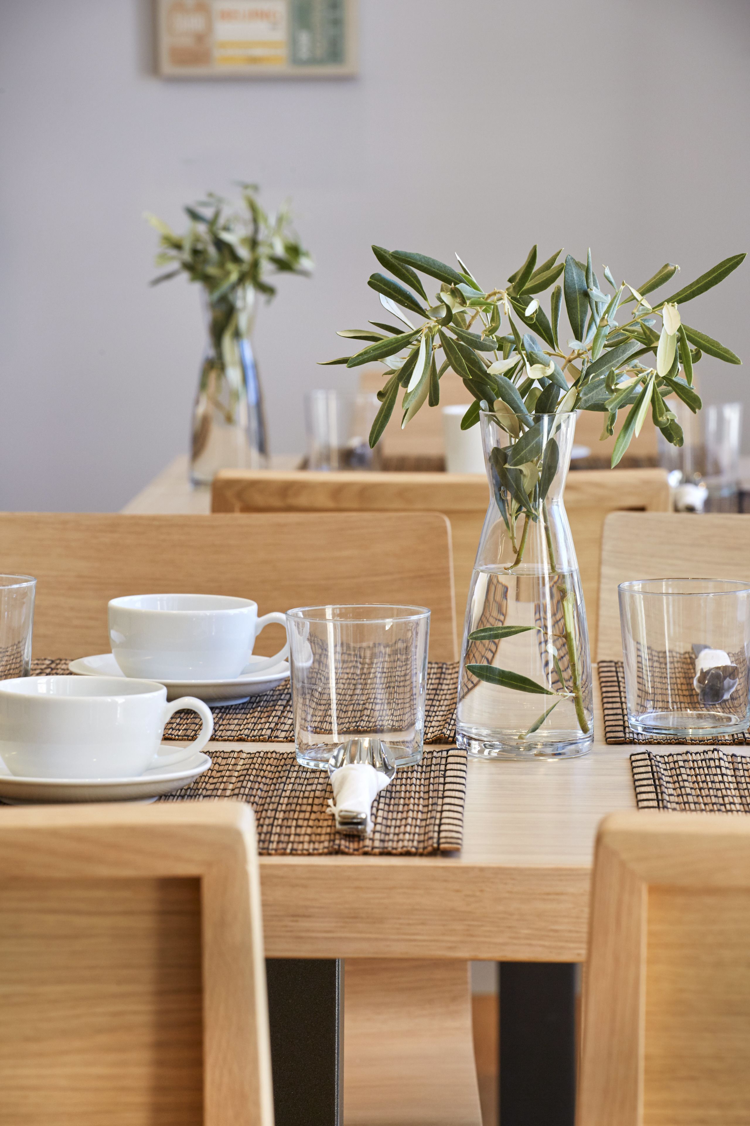 breakfast, lunch, dinner served; greek cuisine